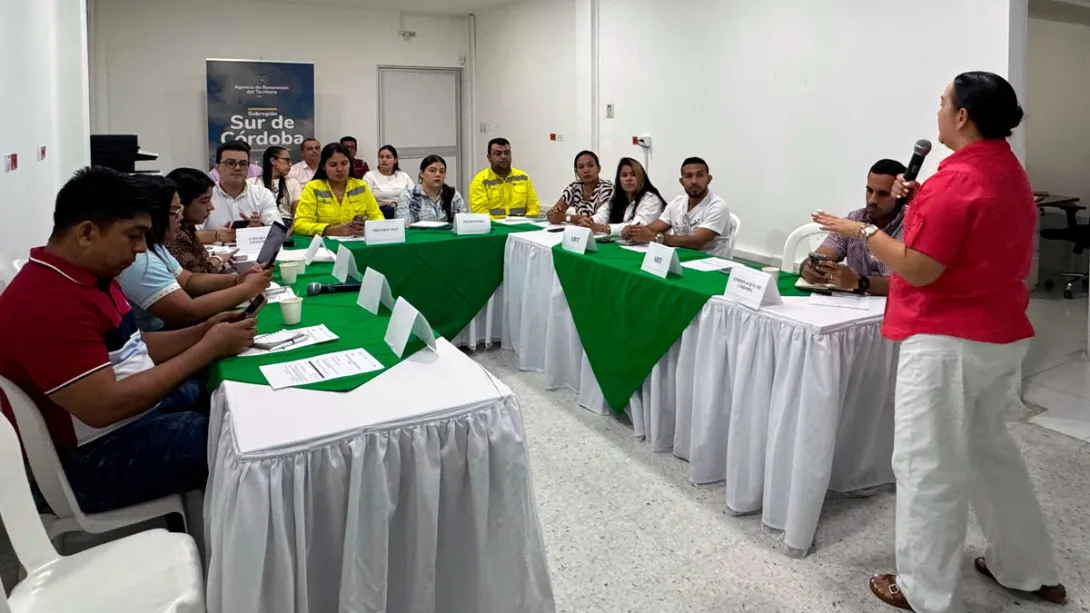 Funcionarios de la ART y empresarios de la región Sur de Córdoba