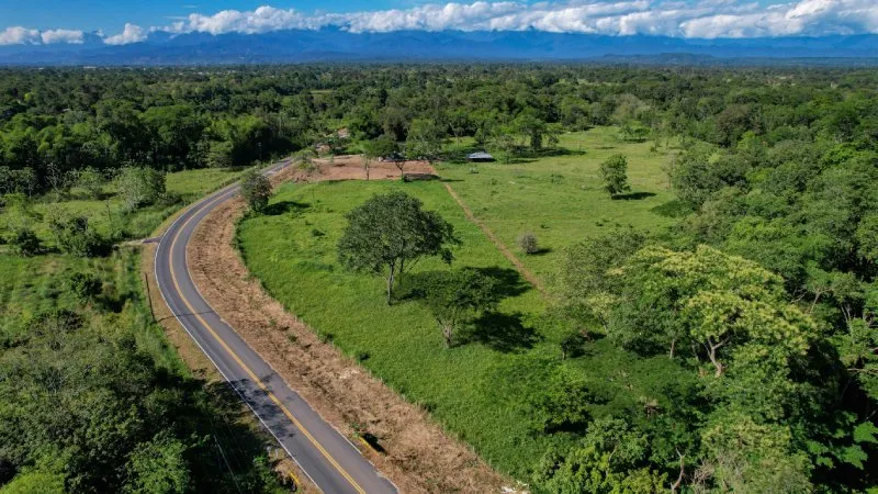 El Gobierno Nacional entrega 16 km pavimentados de la vía la Marginal de la Selva en Saravena, Arauca