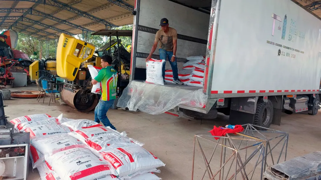 Amalfi, municipio de Antioquia, fortalece su producción cacaotera con más de 110 toneladas de insumos agrícolas
