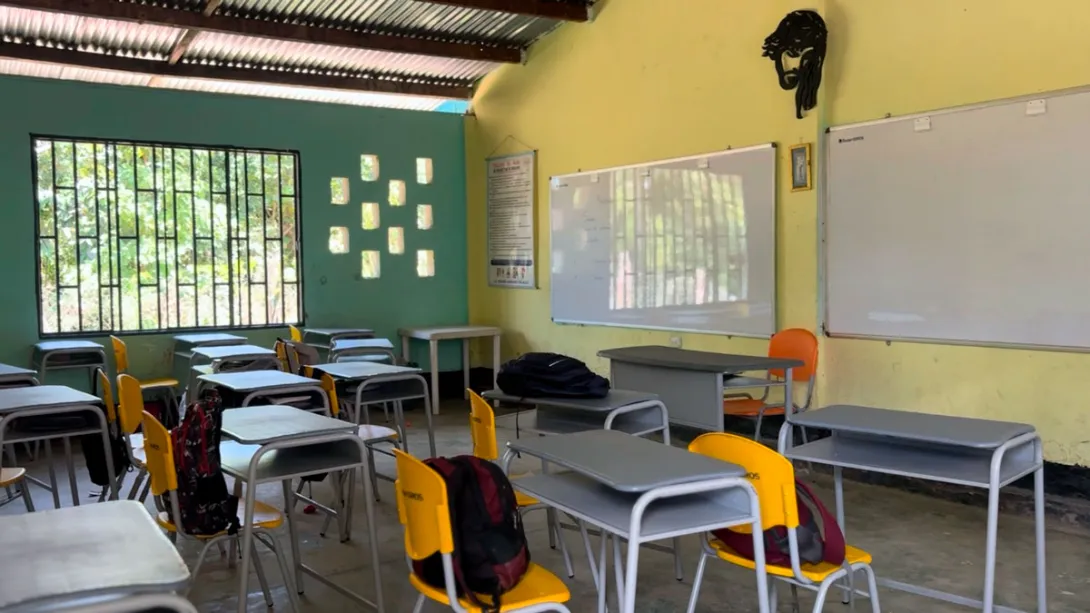 San Vicente del Caguán fortalece la educación rural con entrega de mobiliario escolar gracias a Obras por Impuestos