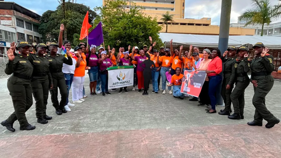 Mujeres de comunidades afro conmemorando el día de la no violencia contra las mujeres