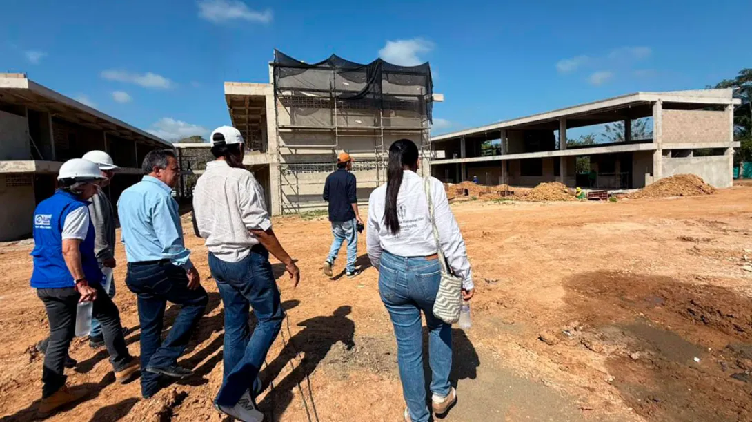 Visita a la obra del colegio en Chinulito