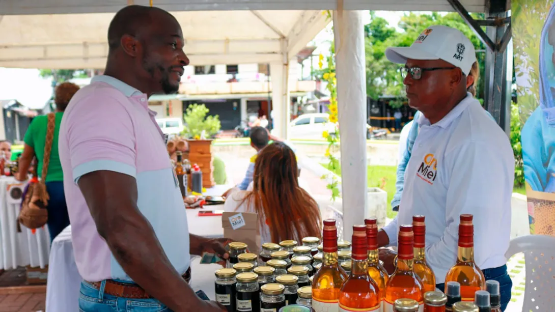 El Gobierno del Cambio le cumplió a El Bagre: 100 apicultores fortalecieron su producción con la ART
