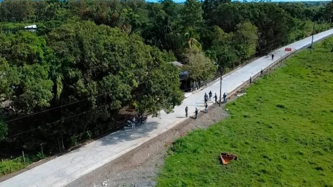 Gobierno del Cambio entregó vía rural que transforma la vida de las comunidades PDET en Carepa, Urabá antioqueño