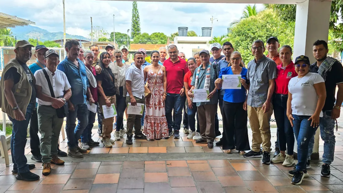 Comunidades paneleras de Sardinata en entrega del proyecto