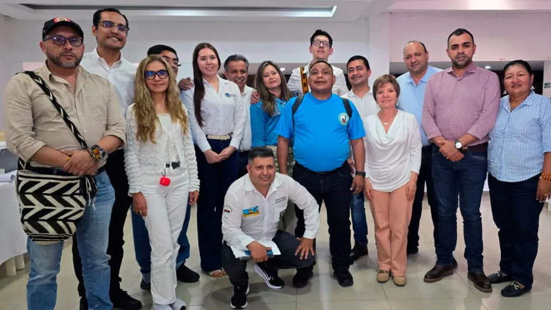 Funcionarios del gobierno nacional en socialización de avances de obra