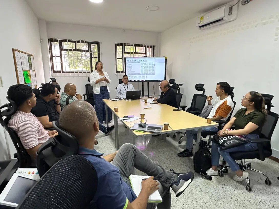 Reunión de articulación proyecto maquinaria amarilla