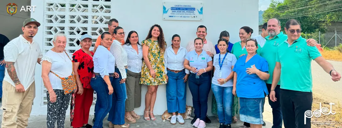 Comunidades y funcionarios ART en entrega de caseta comunal