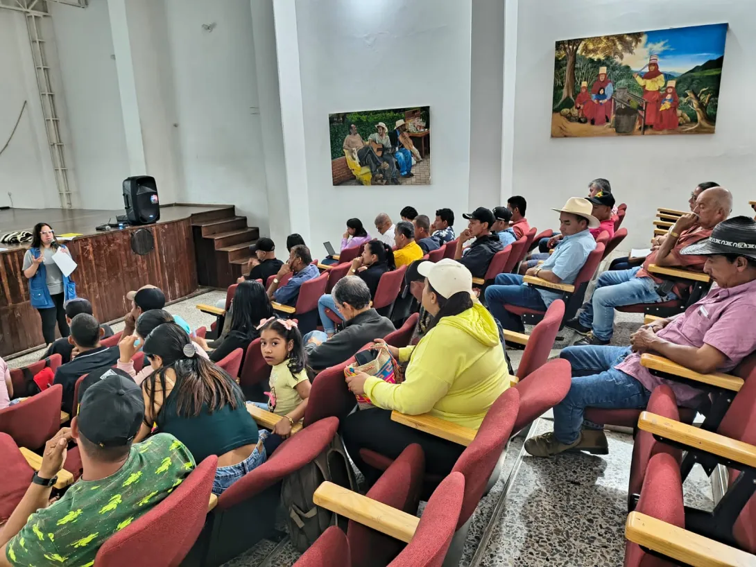 Comunidades de Ituango en presentación de proyecto