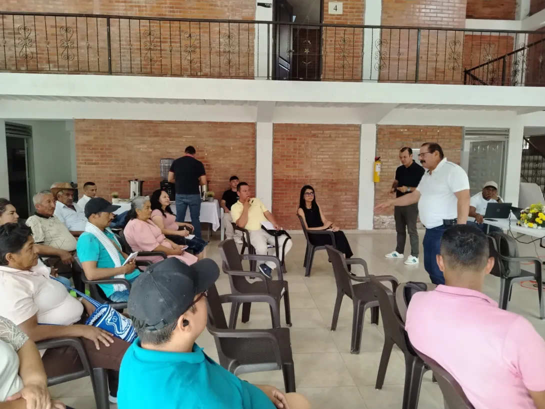 Integrantes de la mesa comunitaria de Rioblanco