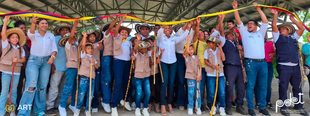 Comunidad indígena Guaimí en entrega de proyecto