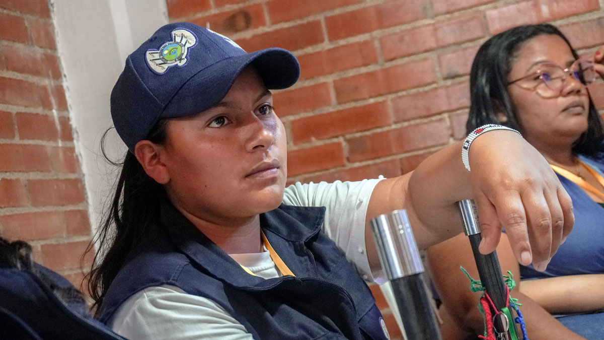 Maria Alejandra Serquera, mujer joven con gorra