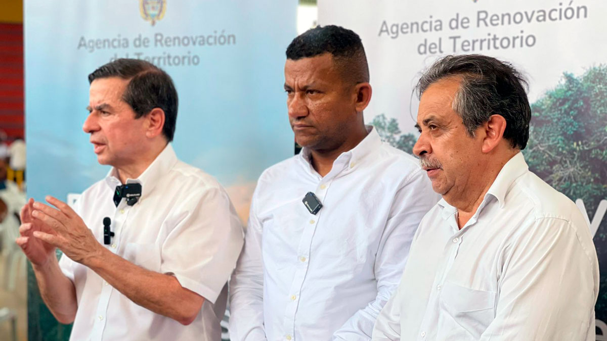 Ministro del Interior y Director de la ART en la actualización de los PATR