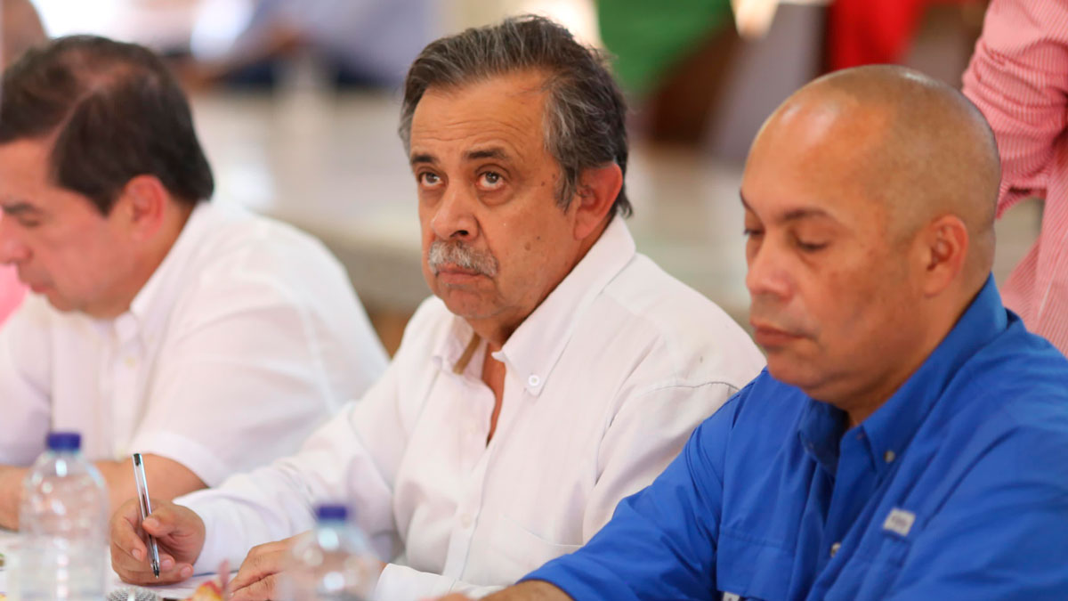 Director Raúl Delgado junto al Ministro del Interior