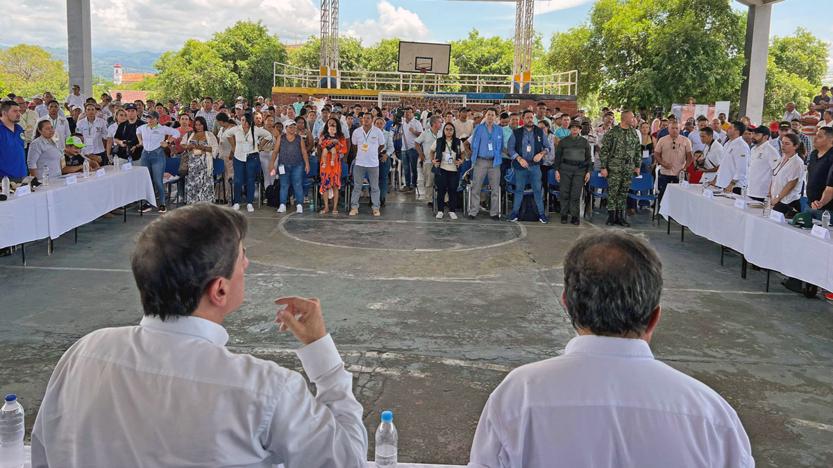 Ministro del interior y Director de la ART con las comunidades en la actualización de los PATR