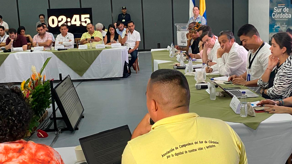 Director Raúl Delgado escuchando a las comunidades del Sur de Córdoba en actualización de los PATR