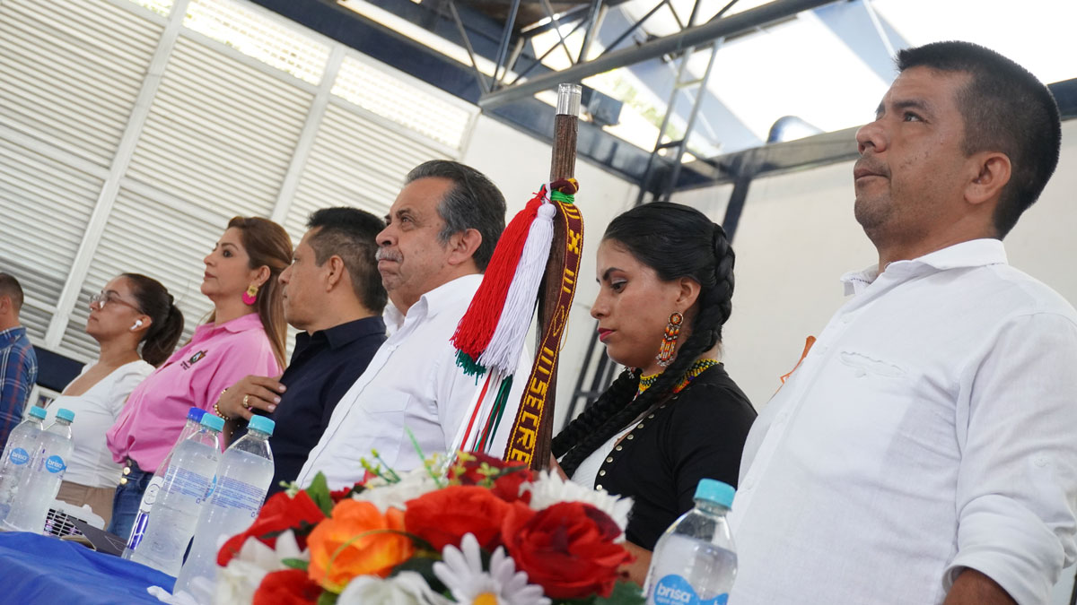 Directivos en la mesa principal del encuentro subregional del Sur de Tolima